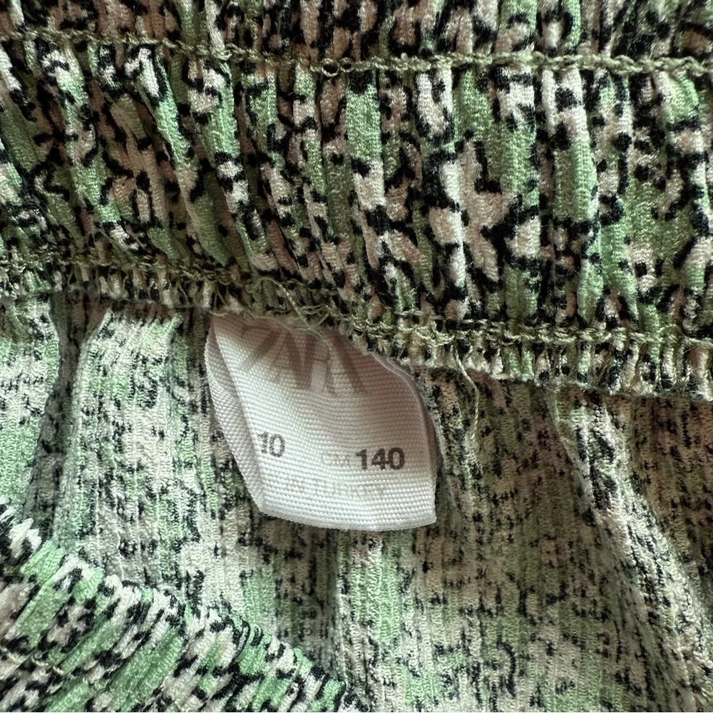 Zara Kids Green & White Textured Floral Skirt / Skort  {10}